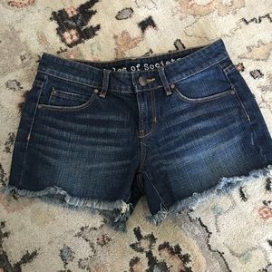 Articles of Society 
EUC 
Smoke free/pet free